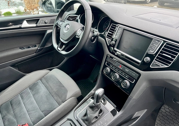 Volkswagen Golf Sportsvan cena 63800 przebieg: 104000, rok produkcji 2015 z Łobez małe 596